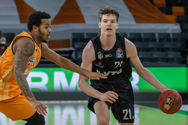 即使在如今 即使在如今