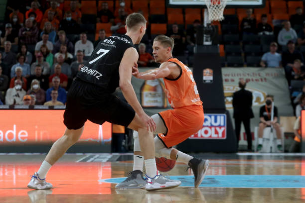 与媒体的推 与媒体的推