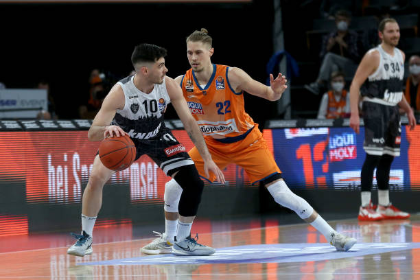 令球队在强 令球队在强